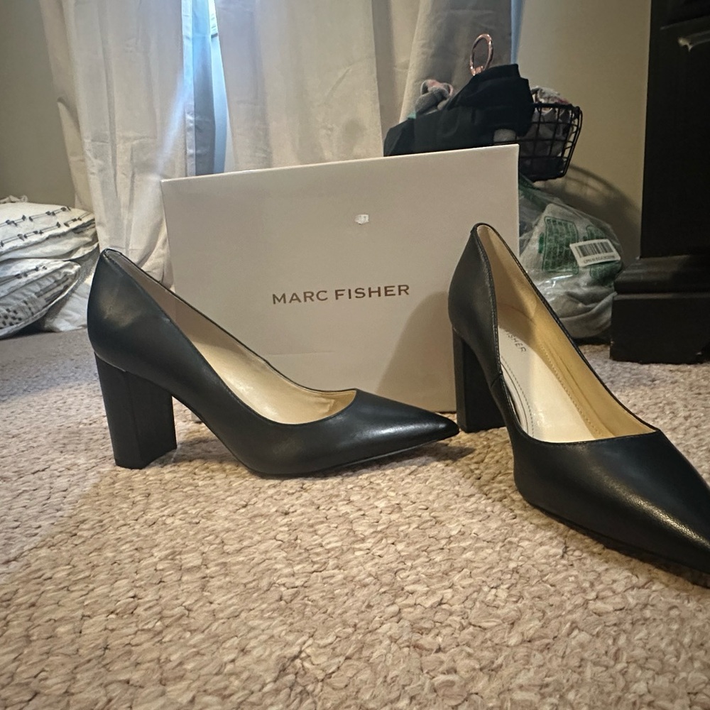 NWOTs Marc Fisher Viviene Classic Black Heels~ size 9
